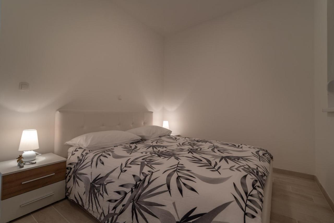 Apartman Pjer Trogir Exterior photo